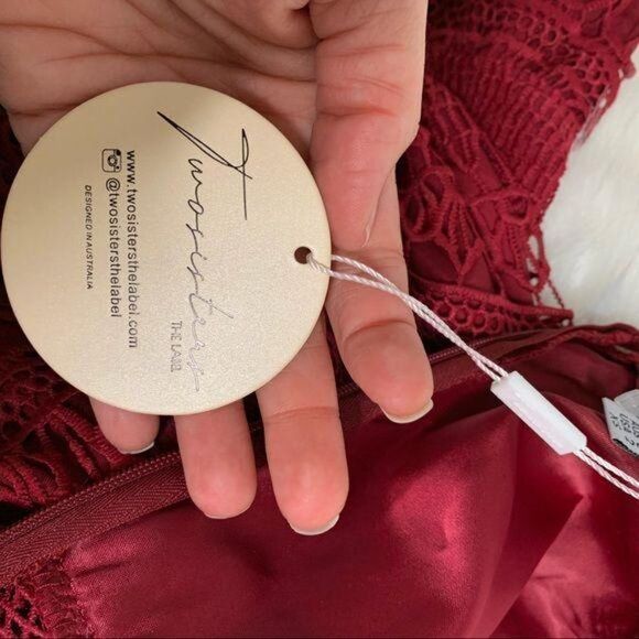 Two sisters the label burgundy dress - Picture 5 of 6